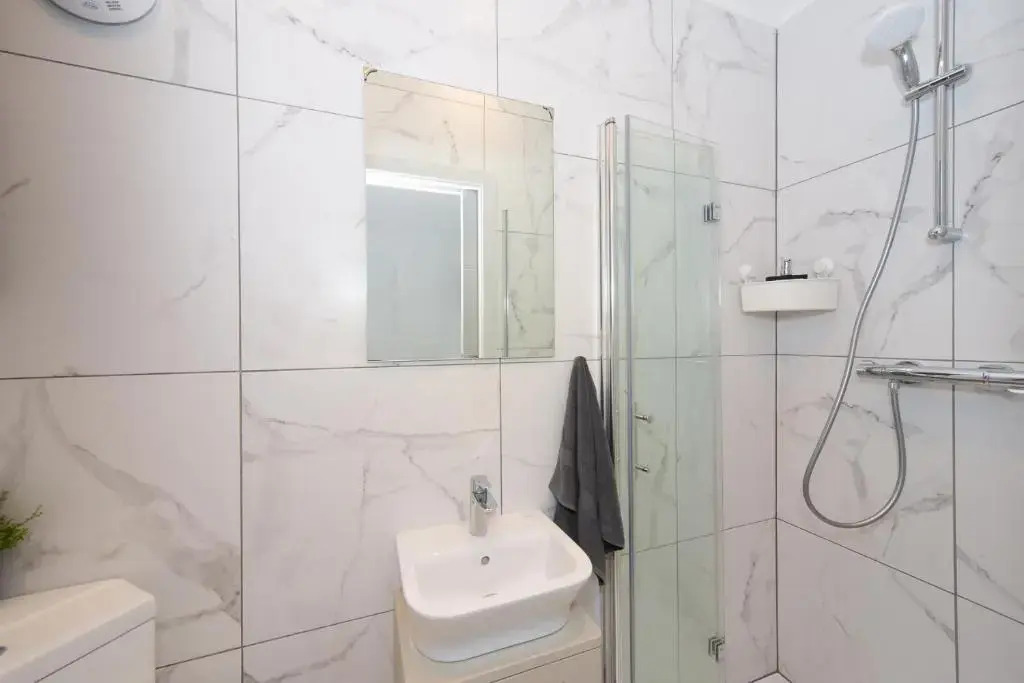 Super Cool Luxury Studio near the beach - Smart TV, WiFi & Netflix