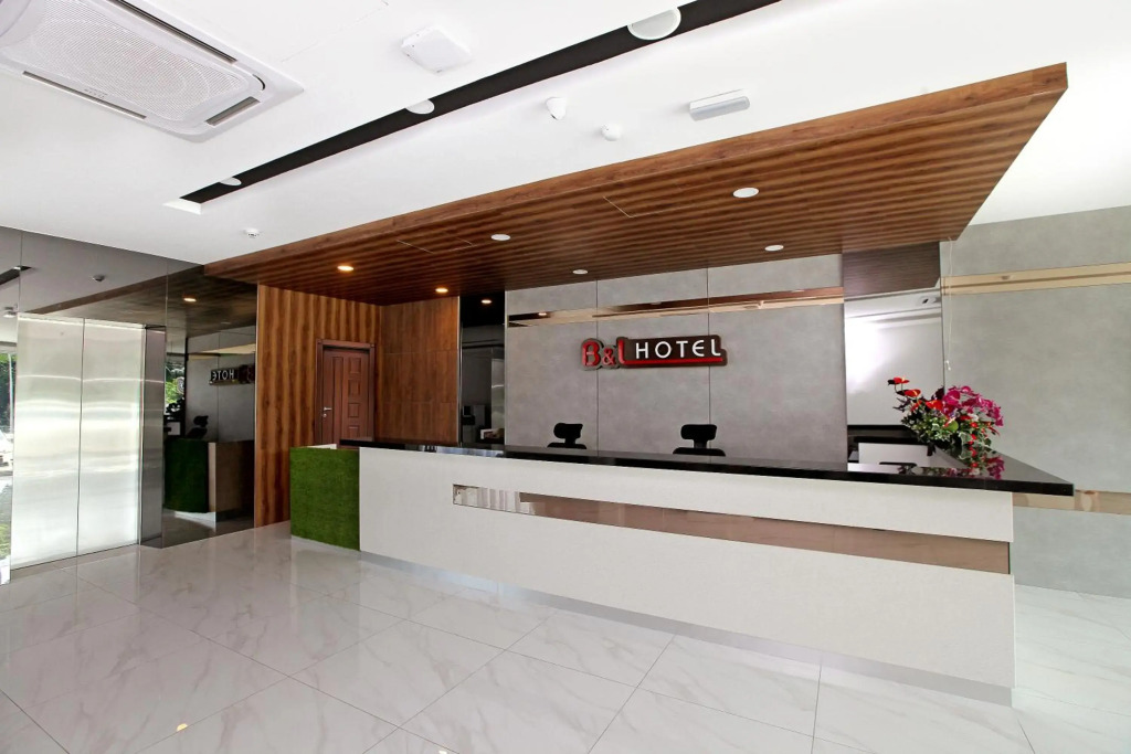 B&L HOTEl