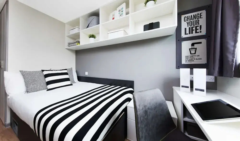 Modern Student-Only Ensuite Rooms in Central Portsmouth