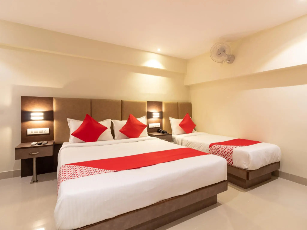 Collection O 81088 Hotel West Inn