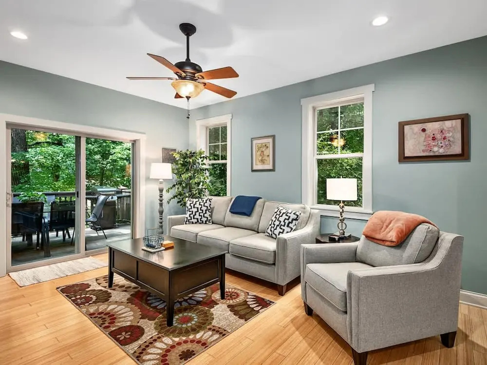Cozy 2BR Townhouse w Deck Walk to W Asheville