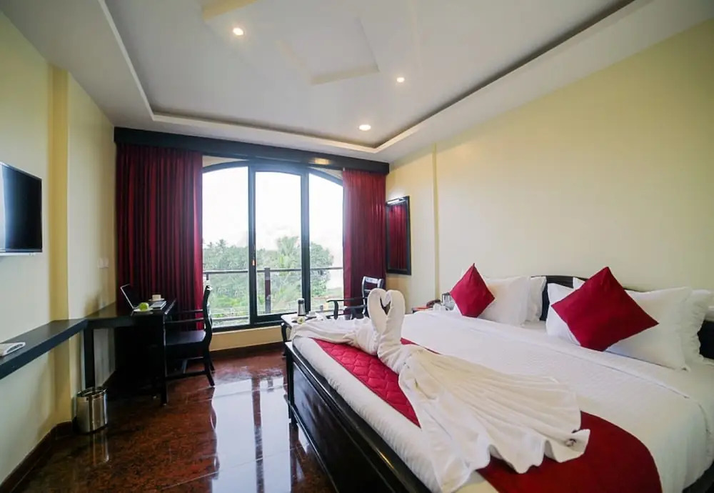 RivieraaHotel