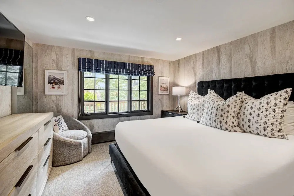 Elegant 3 Bedroom Condo Lodge at Vail by RedAwning - Save 20% on 7+ Nights!