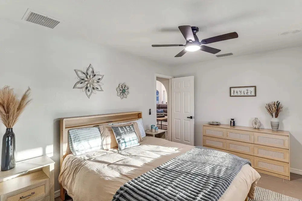 Private Pool, Spa! Updated Home Near London Bridge