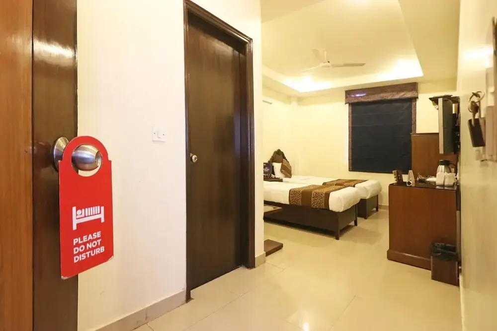 Fabhotel Clark Height