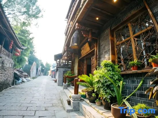 Huaqianshu Theme Inn 高铁免费接站或送站一次