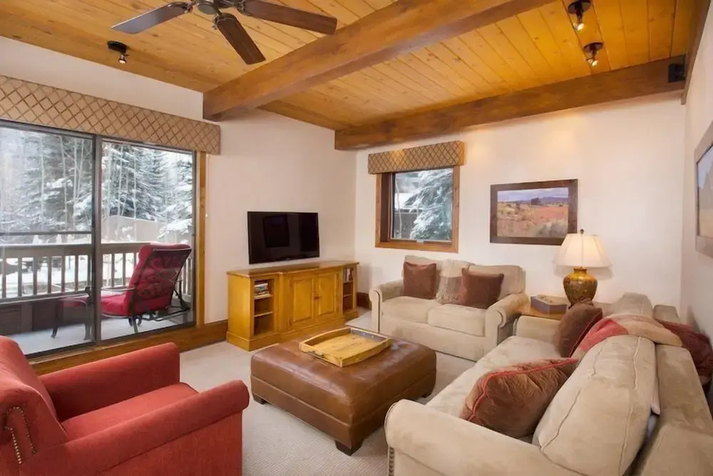 Luxury 2 Bedroom Downtown Aspen Vacation Rental With Access To A Heated Pool, Hot Tubs, Game Room And Spa