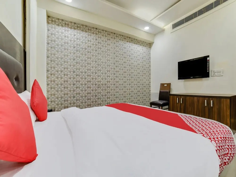 OYO Flagship 26585 Bhera Enclave Paschim Vihar