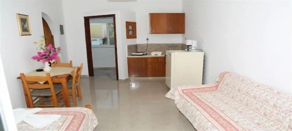 Thelèsi Apartments, 100m from the beach
