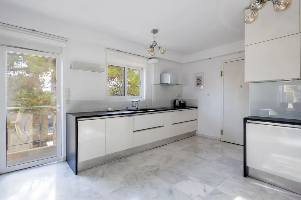 Kotzia 25 in Alimos With 3 Bedrooms and 1 Bathrooms
