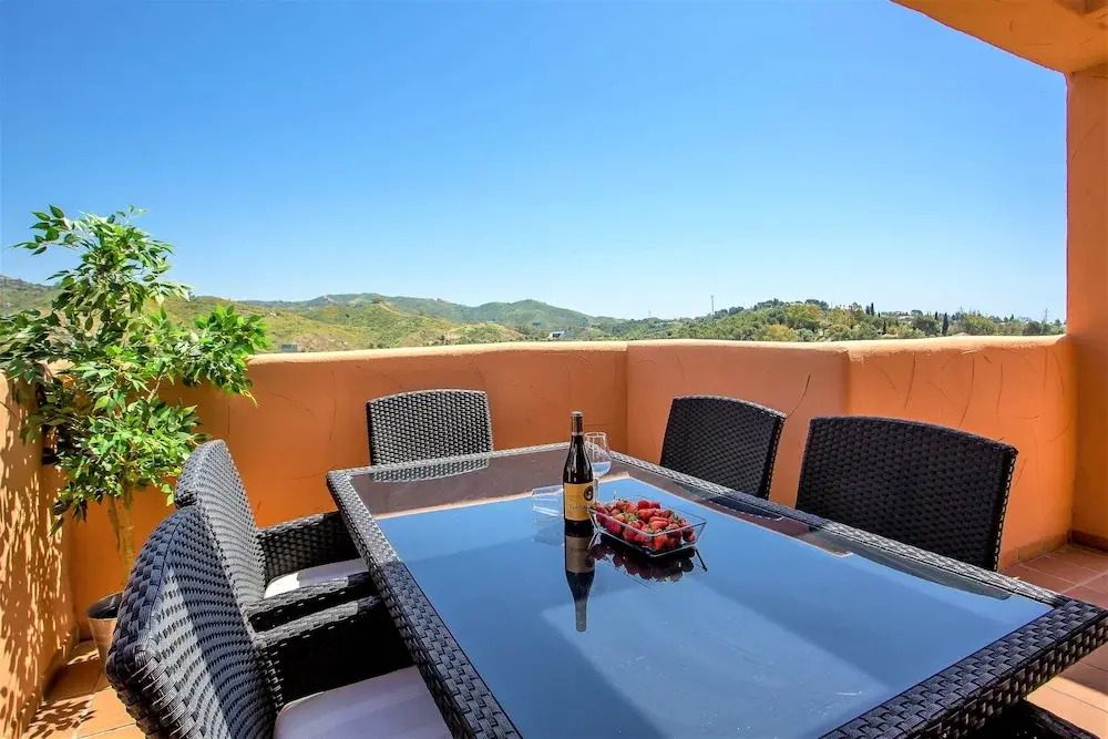 Beautiful 2 Bed 2 Bath, Duplex Penthouse JC30