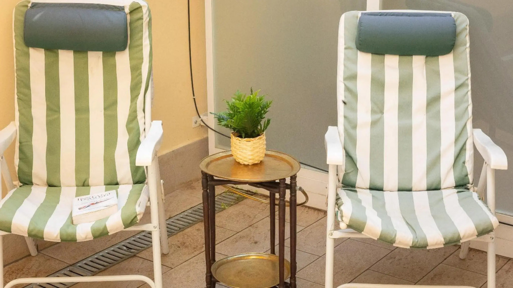 Rental in Rome Annietta Apartment