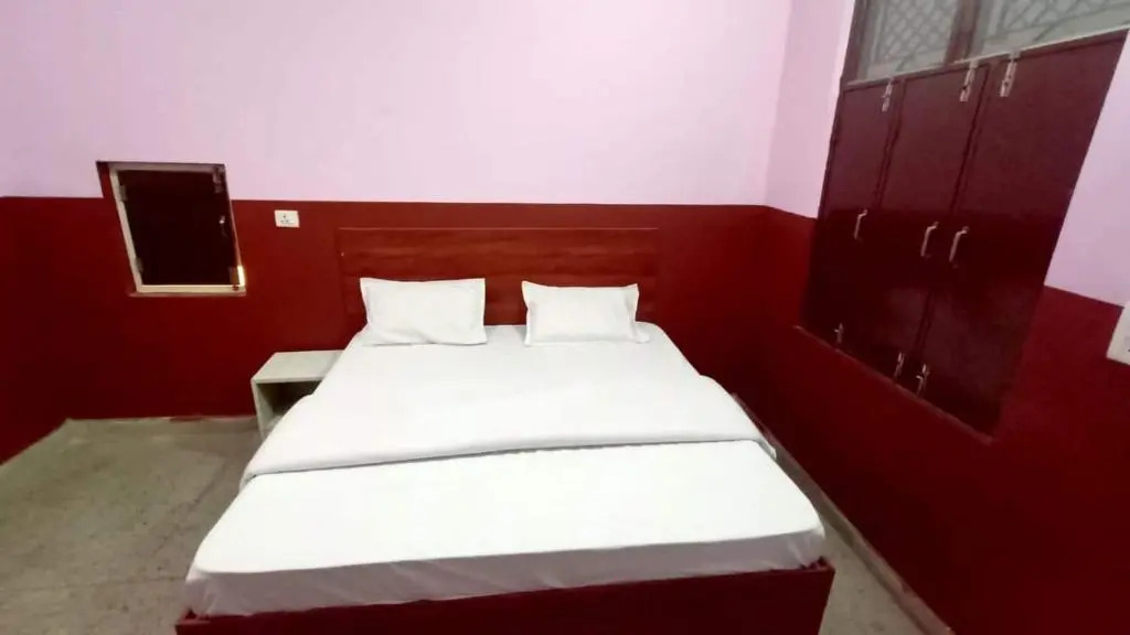Oyo 89571 Tushar Residency