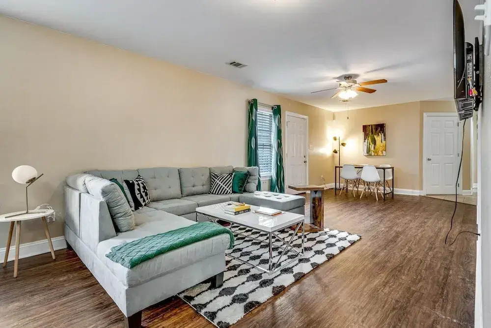 Lasalle 1a/2a · Enormous Gated Apartments Perfect for Groups!