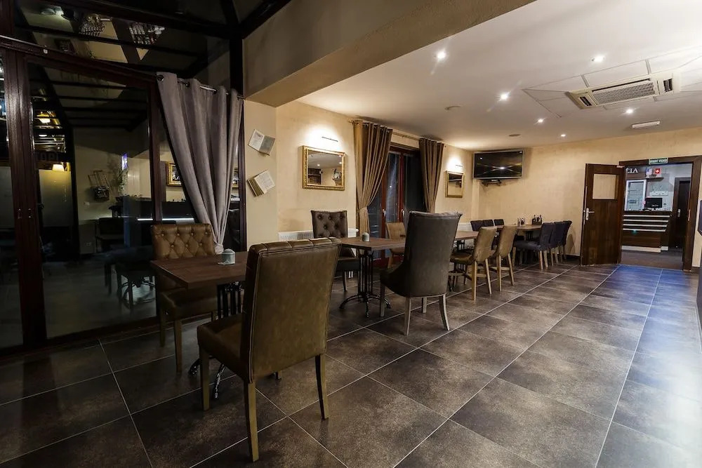 Grand Hotel Senica, Garni
