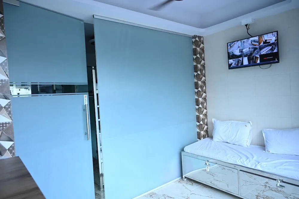Sagar Dormitory Andheri - Nearest to Andheri Railway Station West