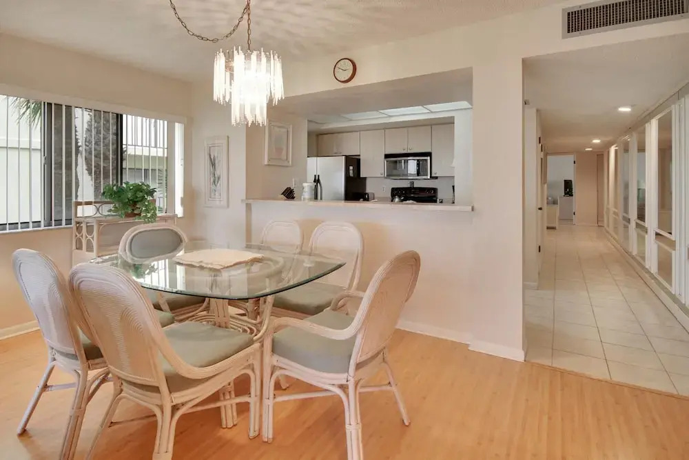 Land's End 206 Building 7 Corner Condo/3tvs/new Flooring!
