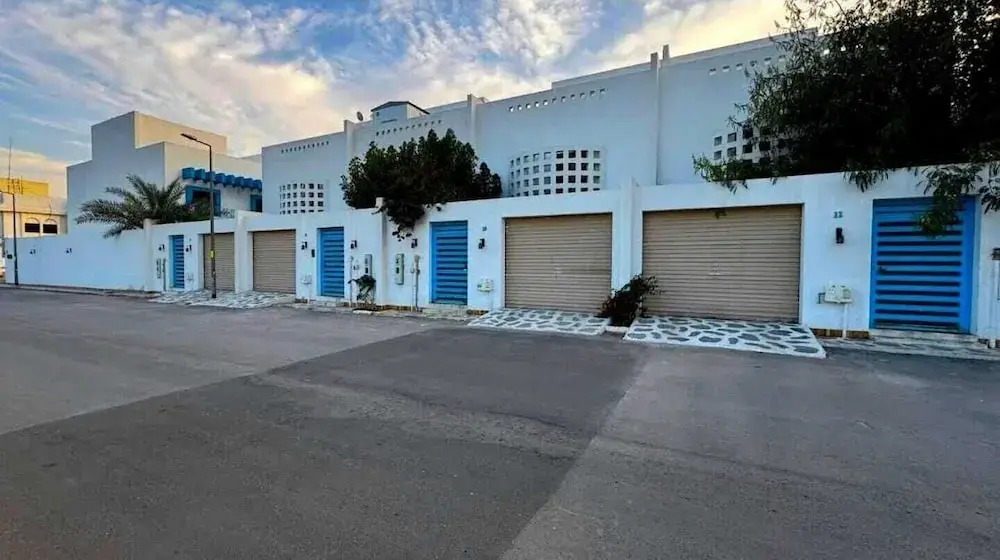 Golden Square Resort