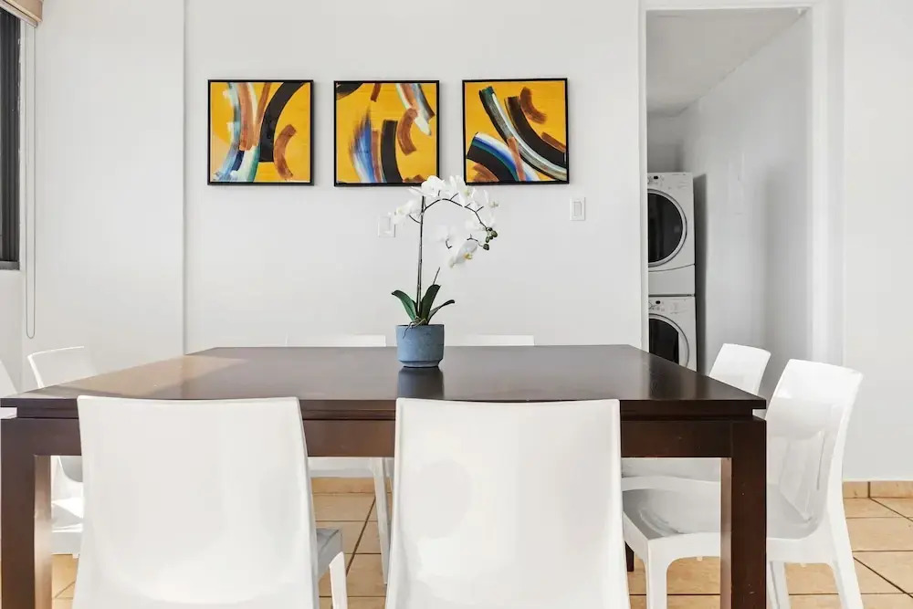 Otium Stay Steps From the Beach City Views Pet Friendly