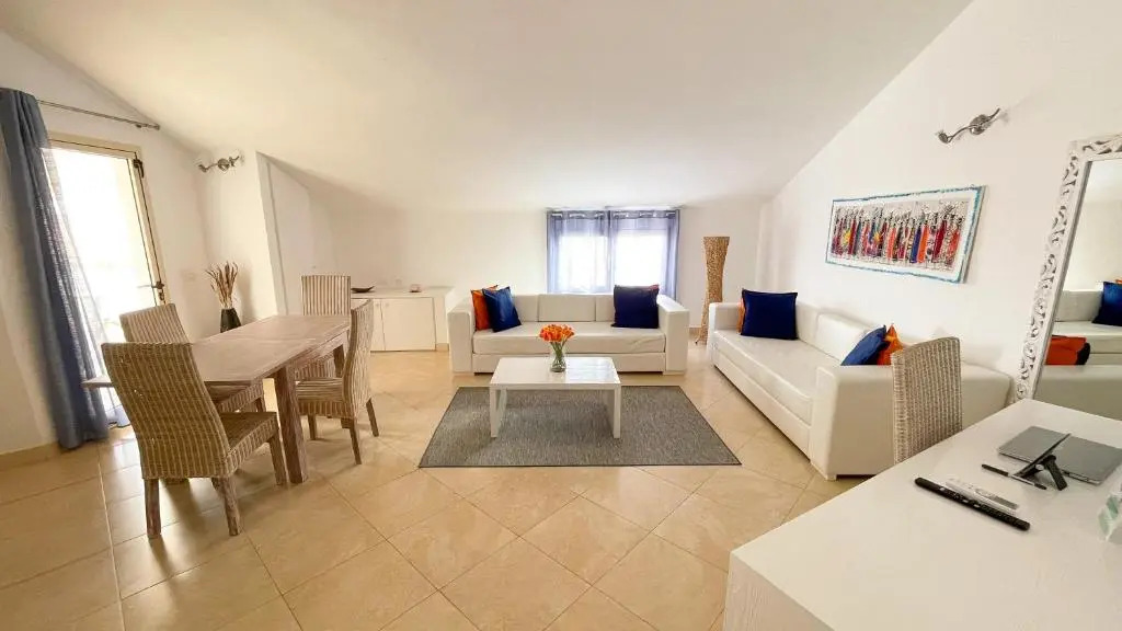 Branco Suites - Rooms & Holiday Apartments