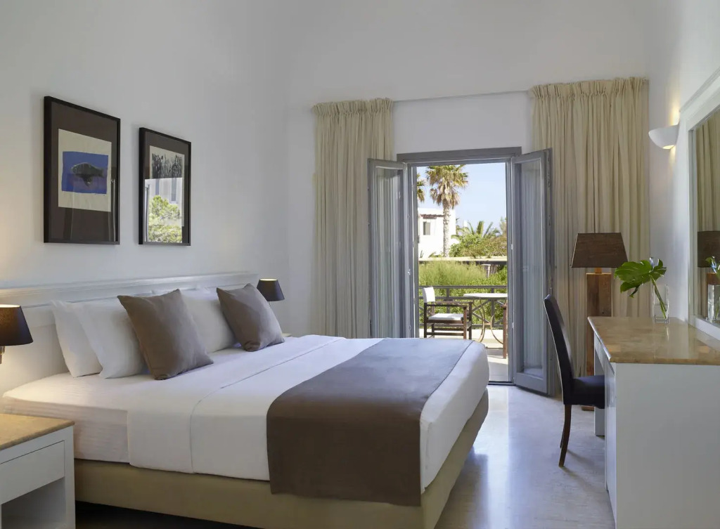 9 Muses Santorini Resort