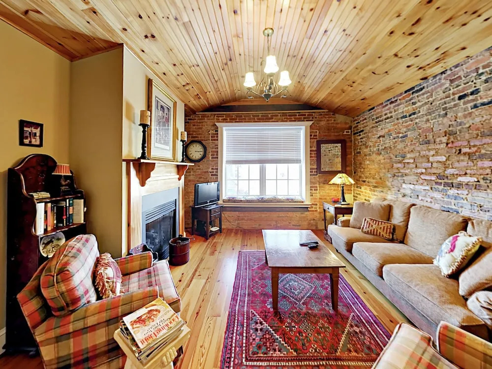 146 North Main - 2 Br Condo