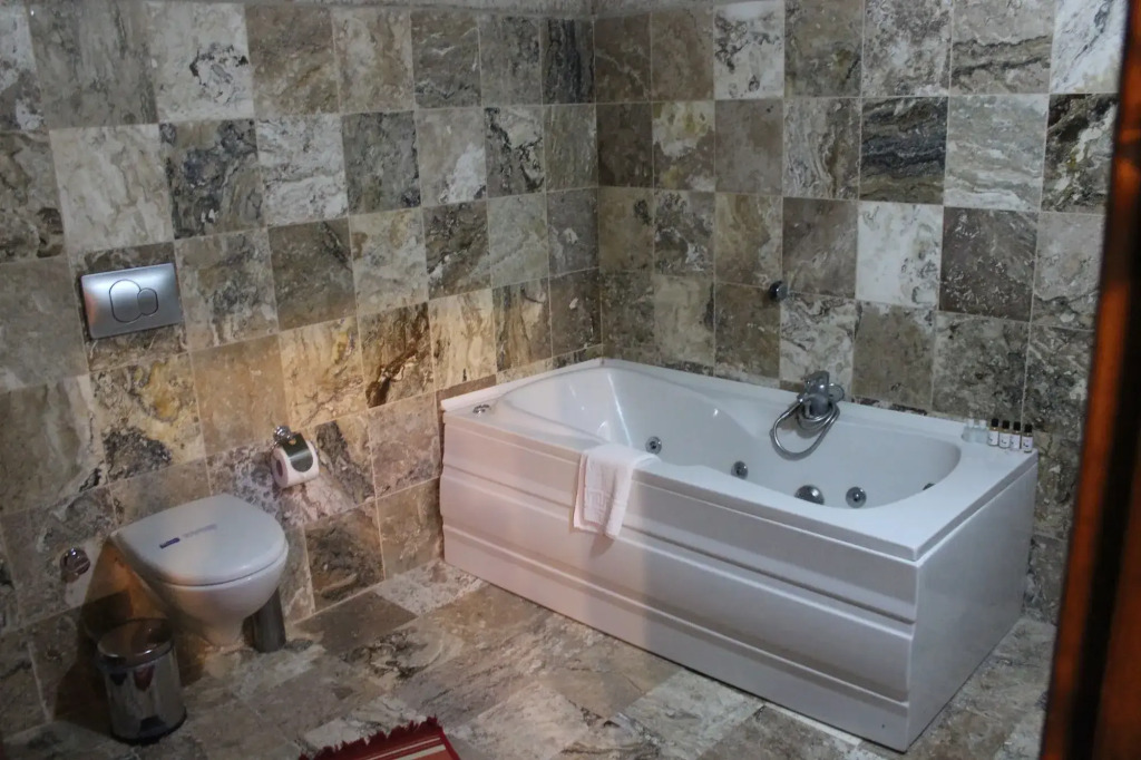 Dilek Tepesi Cave Hotel