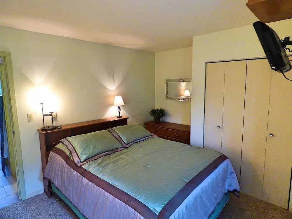 Lift Tickets Heart Of The Base with Private Deck & Fireplace