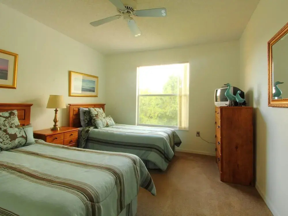 6 Bed 2525
