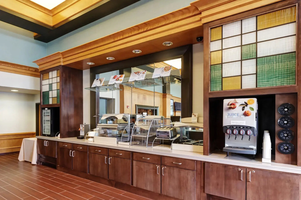 Holiday Inn Express Hotel & Suites Warwick-Providence Airport by IHG