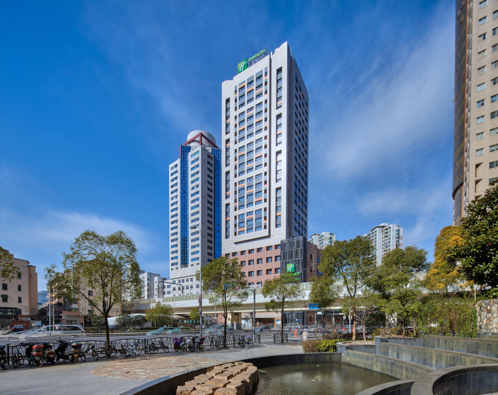 Отель Holiday Inn Express SHANGHAI ZHENPING by IHG