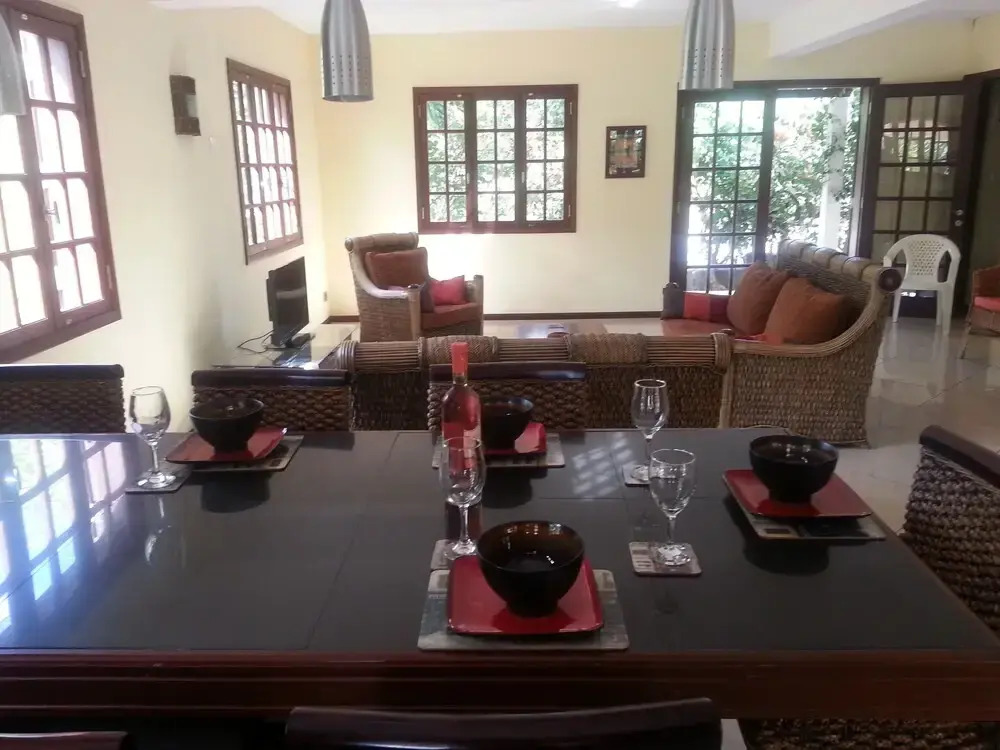Beautiful 4-bed Villa Pool & Maid in La Preneuse