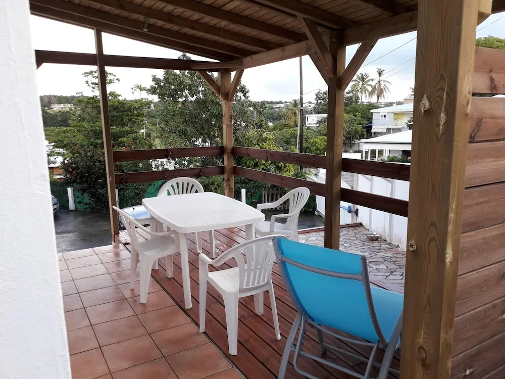 Apartment With 2 Bedrooms in Le Gosier, With Pool Access, Enclosed Garden and Wifi - 400 m From the Beach