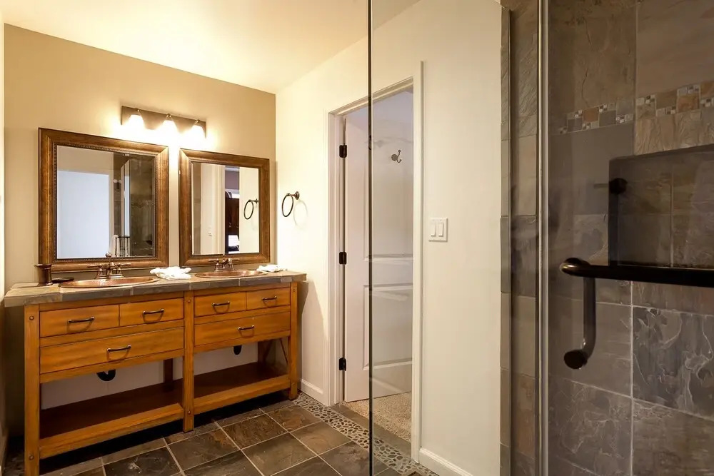523 Paine No. 12 - 4 Br Home