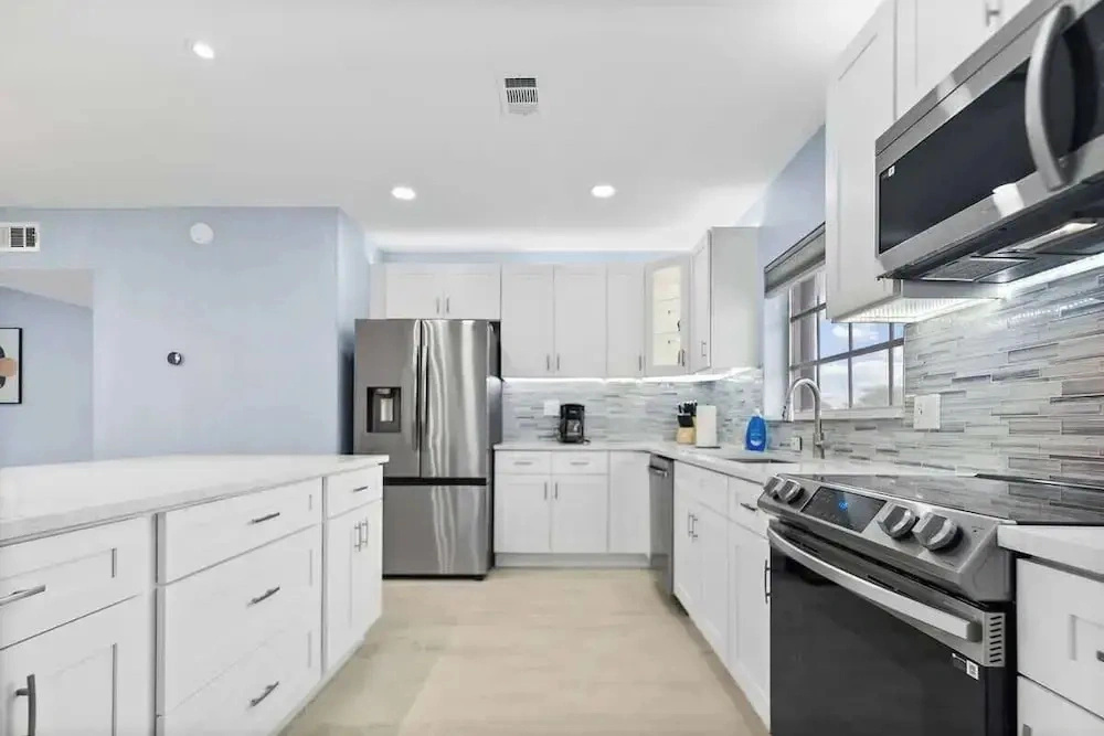 Colonial Manor Condos - Fort Lauderdale