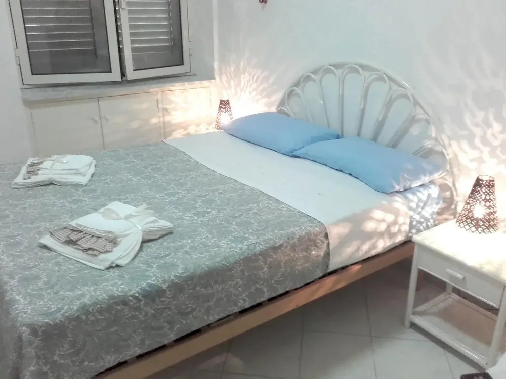 2 bedrooms appartement at Gaeta 300 m away from the beach with enclosed garden
