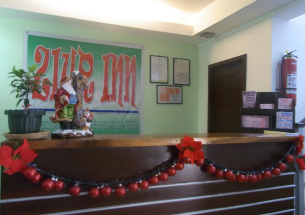 ZIUR INN