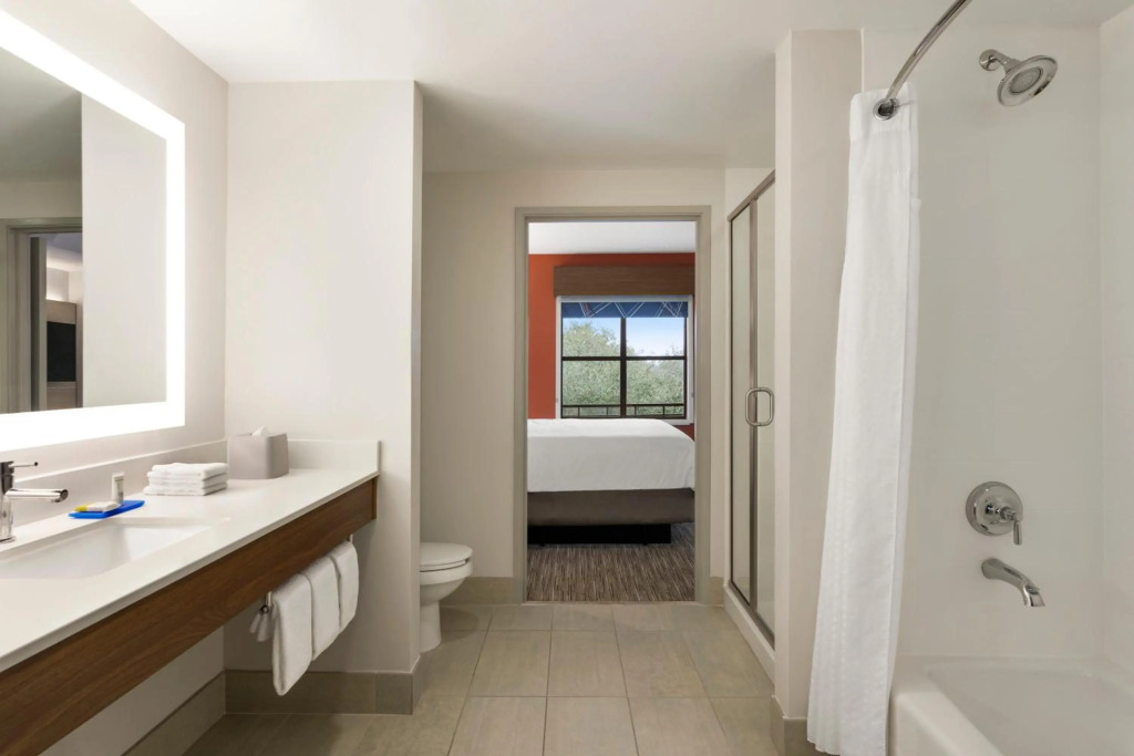 Holiday Inn Express & Suites Mt. Pleasant by IHG