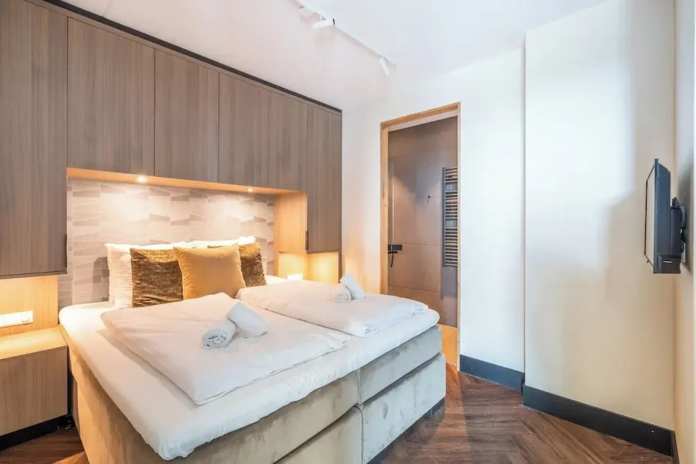 Lavish Apartment With Private Sauna