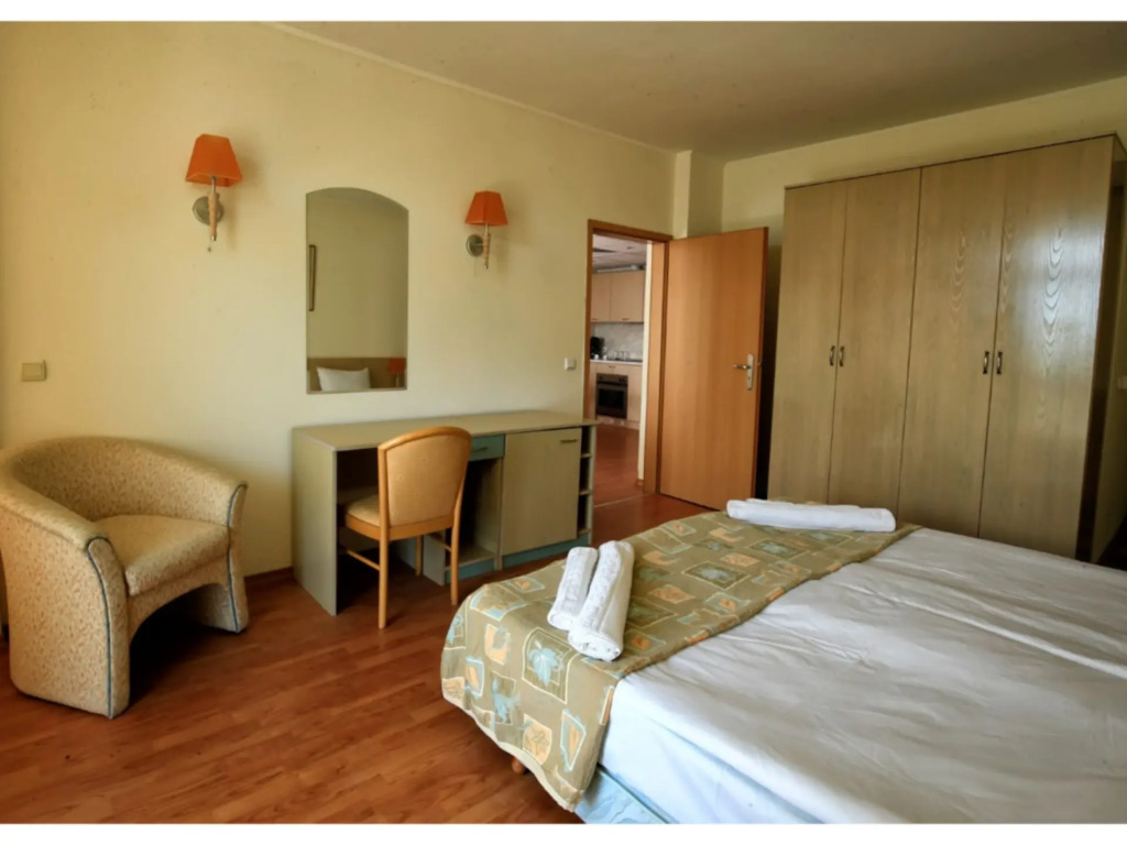Grand Hotel Nirvana