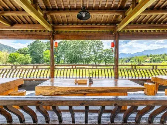 Hongcun Chuanyuan·Wild Luxury Viewing Family Parent-child Vacation Homestay (Tachuan Store)