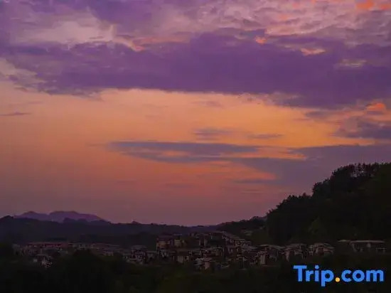 Zhangjiajie Cloudy Valley Villa Hotel
