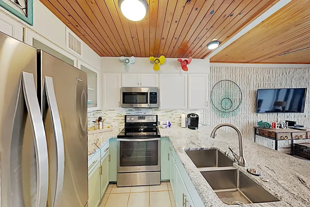 Sparkling W/ Pool, Hot Tub & Beach Boardwalk 1 Bedroom Condo