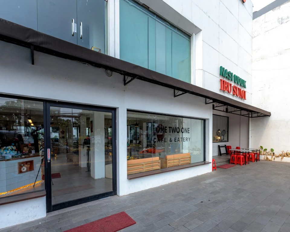 RedDoorz Near Mangga Dua Mall