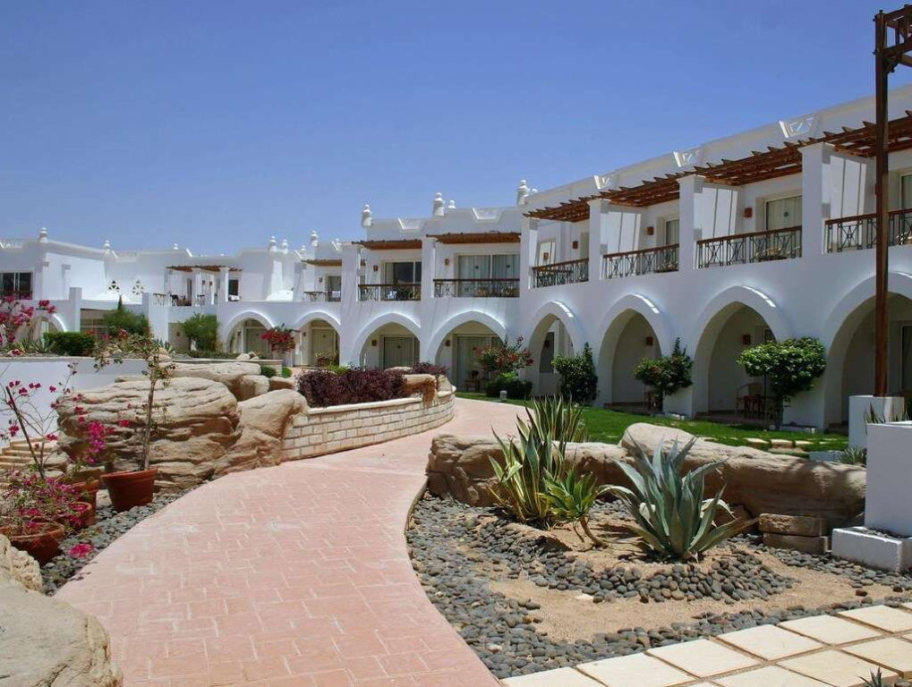 Melia Sinai