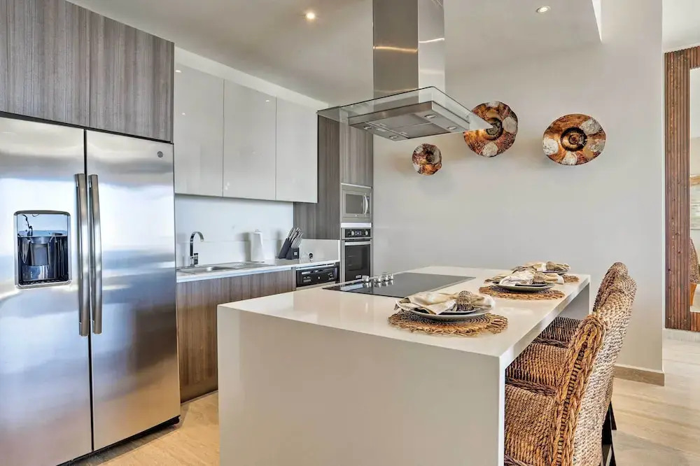Luxe Cabo Condo w/ Ocean Views + Amenities!
