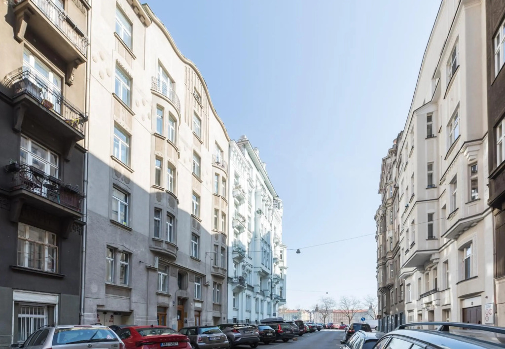 Luxury Riverside Apartments In The Center Of Prague