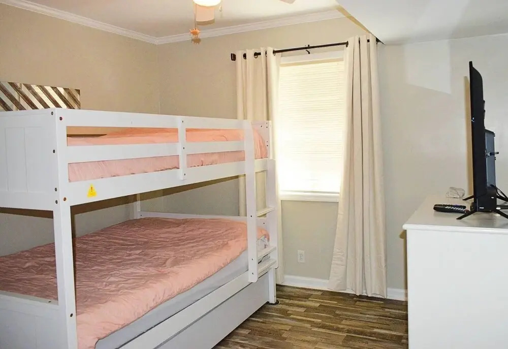 Ocean Shores 301 3 Bedroom Condo by RedAwning, North Myrtle Beach
