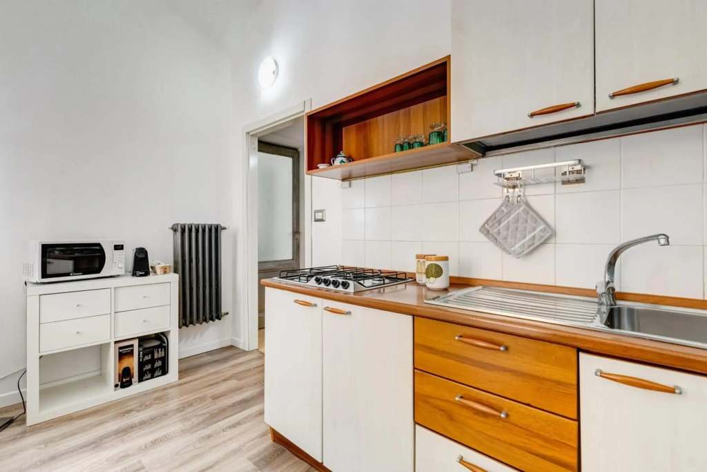 One bedroom appartement with city view and wifi at Roma