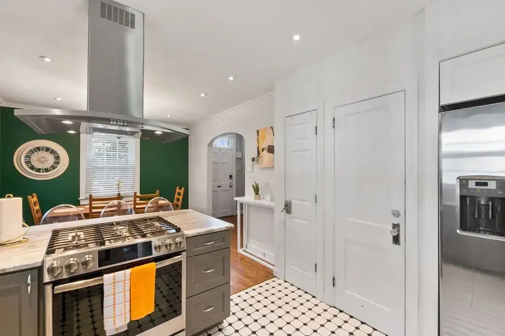 Massive 5BR Historic CozySuites House